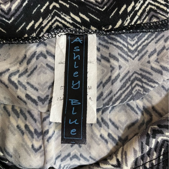 Ashley Blue Chevron Triangle Print Beige Black Stretch Drop Waist Skirt - Picture 5 of 6